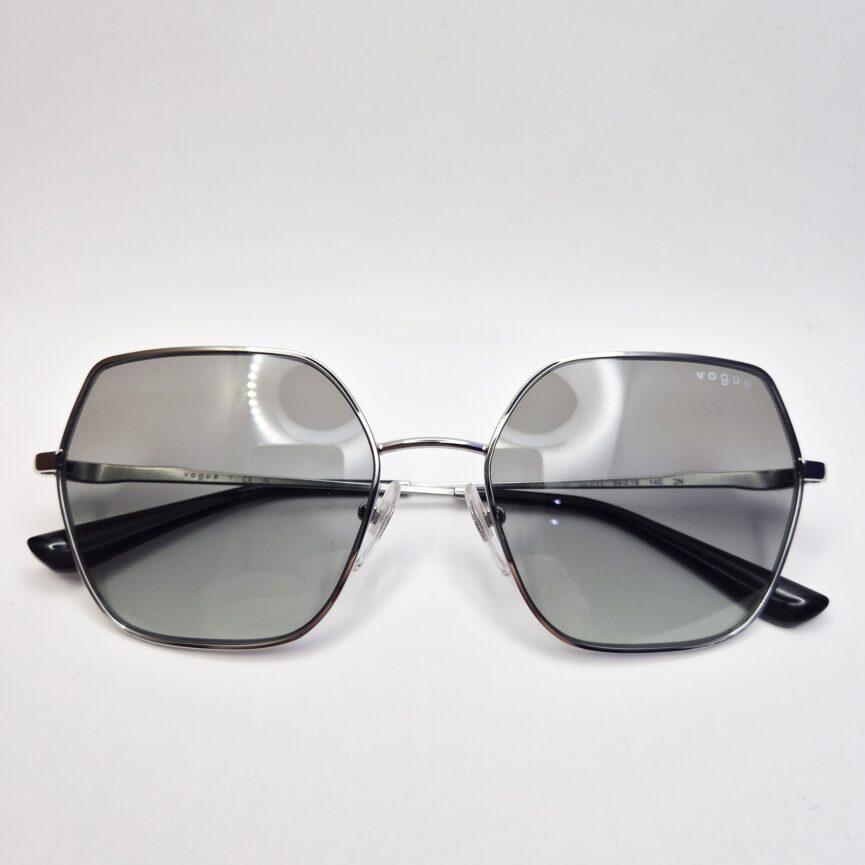 Vogue VO4207-S 323/11